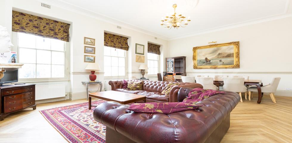 			MINS TO UCL, SOAS & LSE, 4 Bedroom, 1 bath, 1 reception Flat			 Byng Place, RUSSELL SQUARE